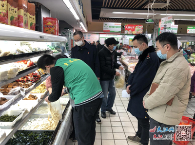 西湖区南浦街道综合执法队开展食品安全抽检行动，聚焦散装及预包装食品销售环节